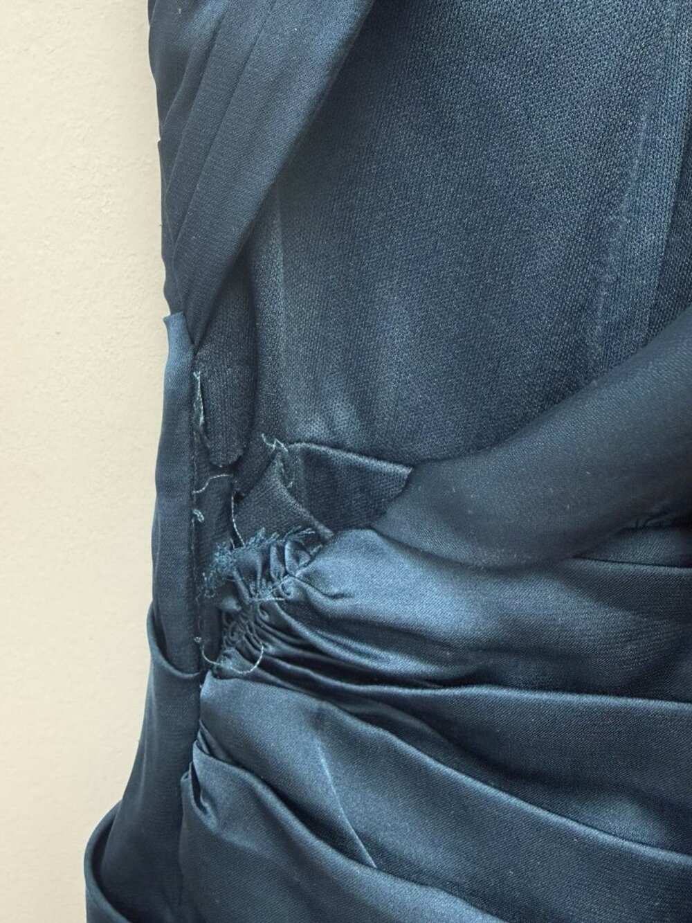 Mac Duggal Size 2 Ocean Blue Side Ruched Satin Halter Neck Prom Gown Dress Flaw - Picture 11 of 15